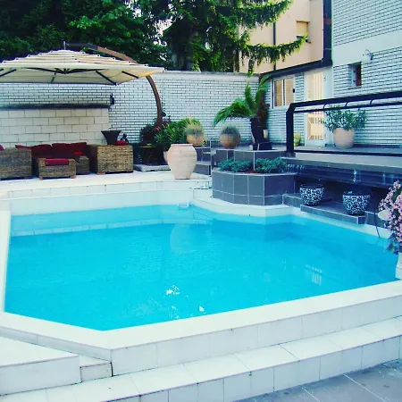 Royal Villa *