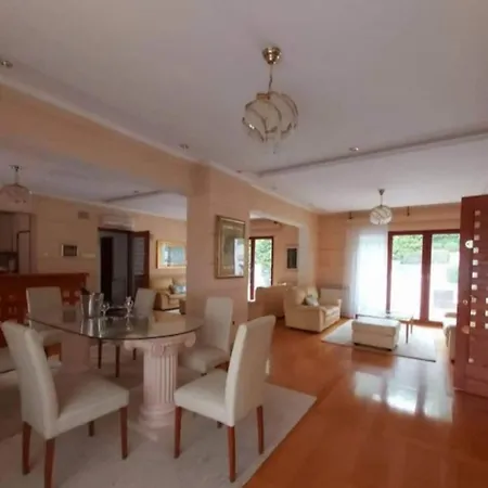 Royal Villa *